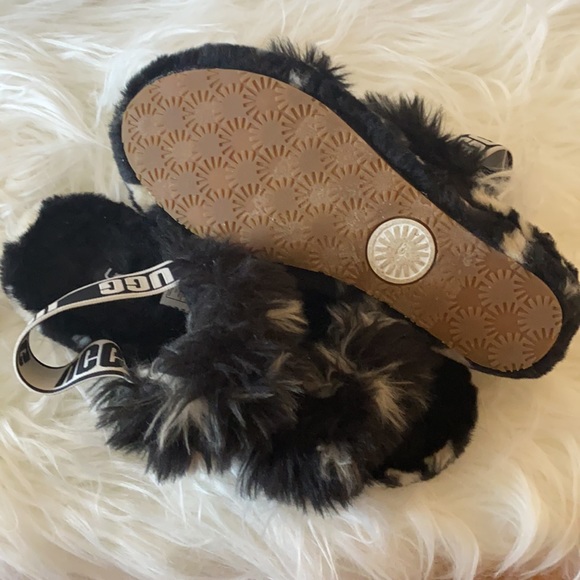UGG Black and Cream Fluffy Slippers - Picture 4 of 6